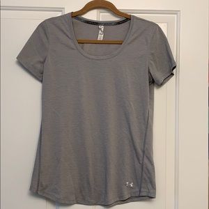 LIKE NEW! Women’s Under Armour Top
